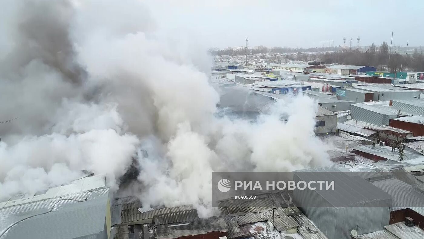 Павильон с пиротехникой горит в Ростове-на-Дону