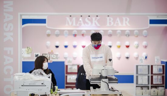 Выставка медицинских масок Tokyo Mask Land в Йокогаме