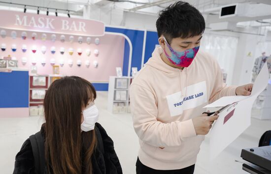 Выставка медицинских масок Tokyo Mask Land в Йокогаме