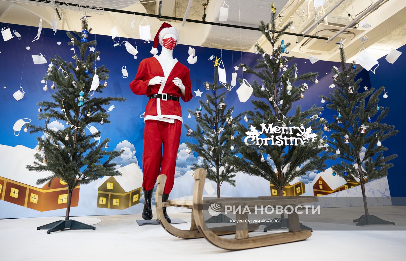 Тематическая выставка медицинских масок Tokyo Mask Land в специализированном магазине в Йокогаме. Место: Япония, Йокогама. Автор: Юсуки Сузуки/РИА Новости. Выставка медицинских масок Tokyo Mask Land в Йокогаме