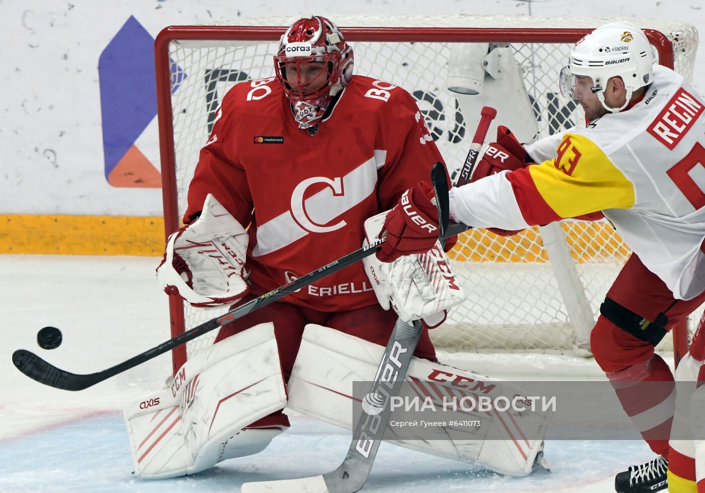 Хоккей. КХЛ. Матч "Спартак" - "Йокерит"