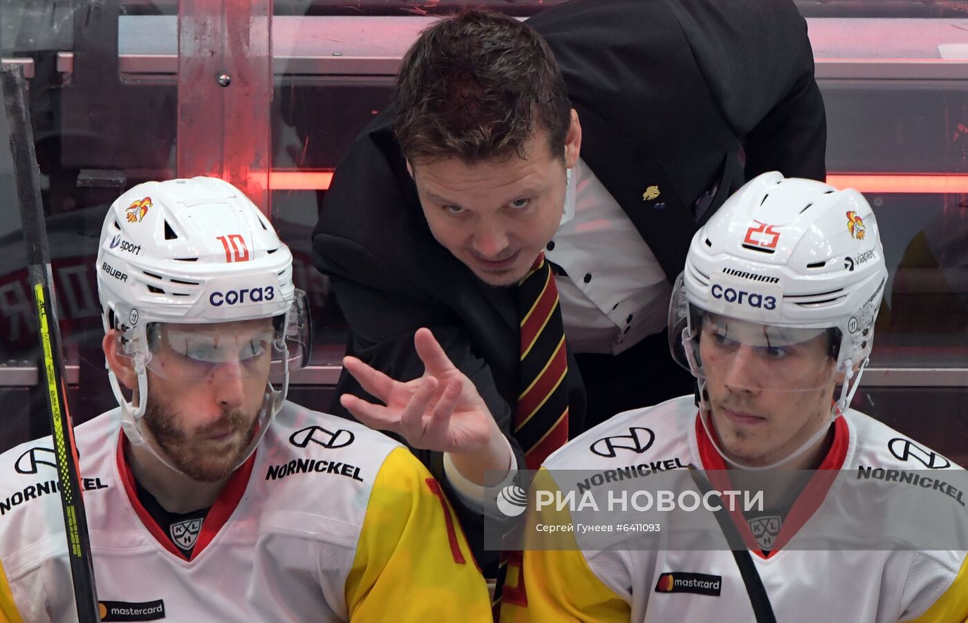 Хоккей. КХЛ. Матч "Спартак" - "Йокерит"