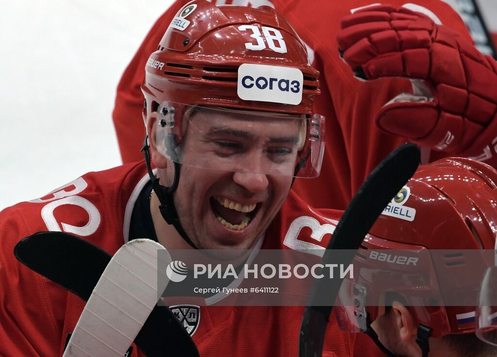 Хоккей. КХЛ. Матч "Спартак" - "Йокерит"