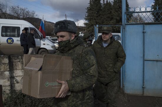 Прием пациентов медицинским отрядом Минобороны РФ в селе Айгестан