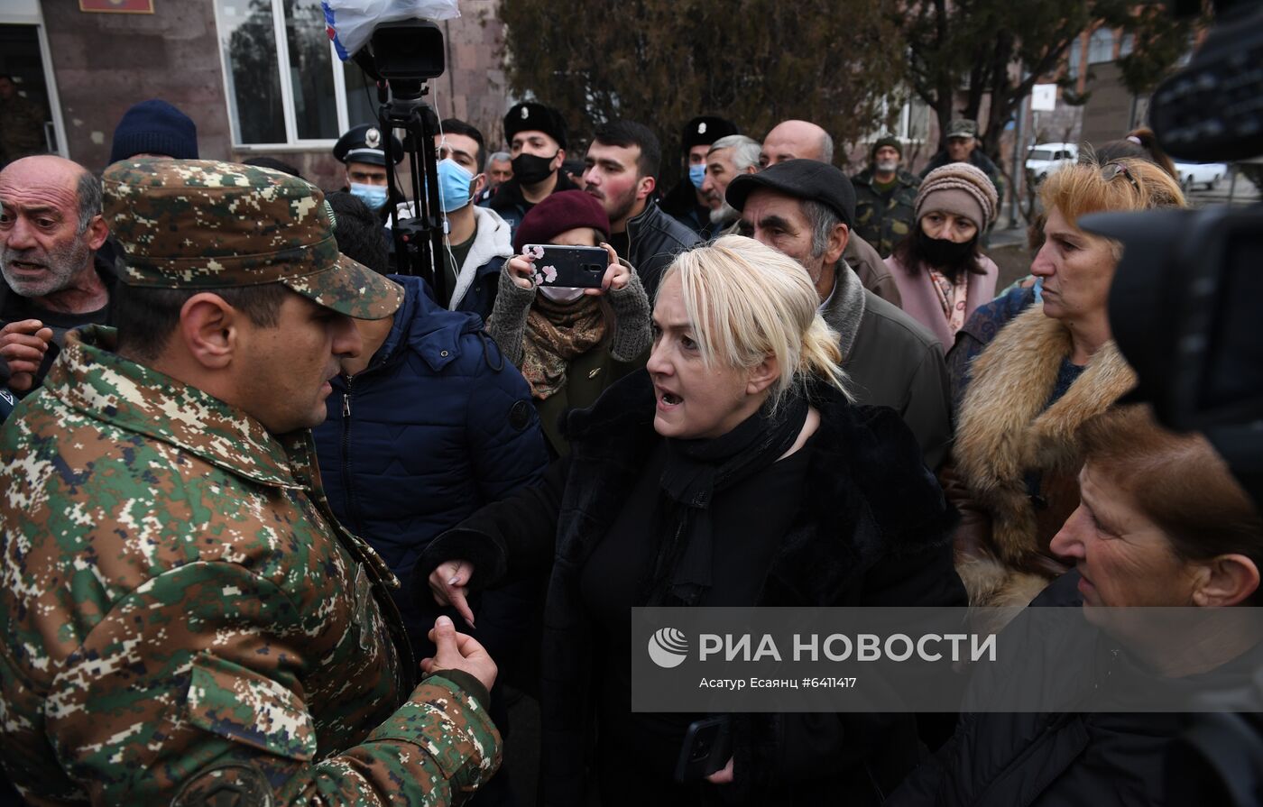 Акции протеста в Армении родственников пропавших без вести военнослужащих