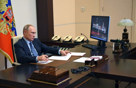 Президент РФ В. Путин провел совещание о параметрах финансового плана и инвестиционной программы ОАО "РЖД"