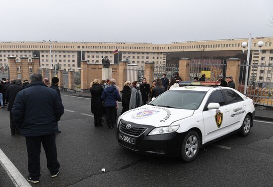 Акции протеста в Армении родственников пропавших без вести военнослужащих