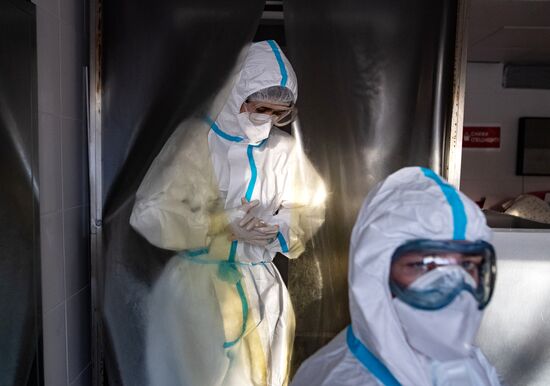 Госпиталь для больных COVID-19 в ГКБ № 15 имени О. М. Филатова