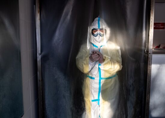 Госпиталь для больных COVID-19 в ГКБ № 15 имени О. М. Филатова