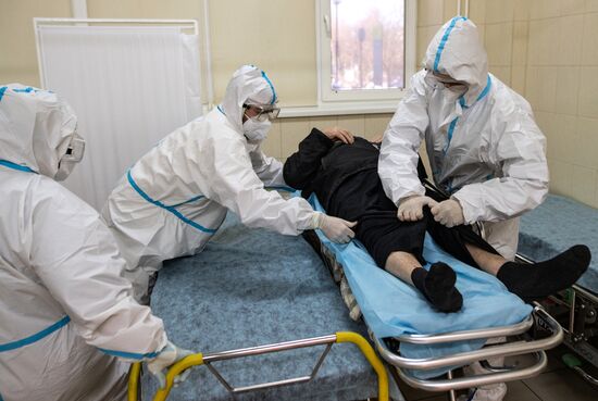 Госпиталь для больных COVID-19 в ГКБ № 15 имени О. М. Филатова