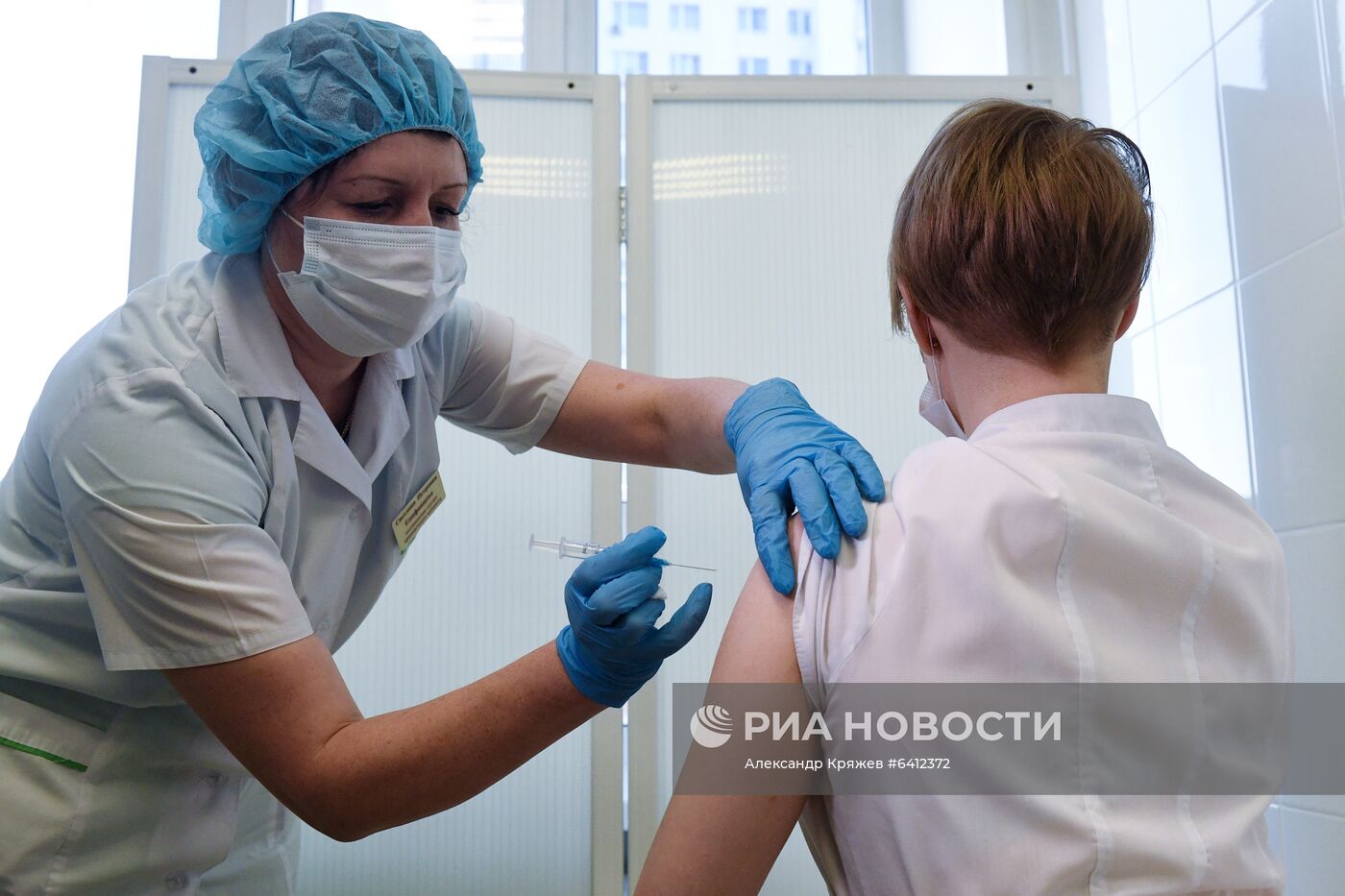 Вакцинация медиков от коронавируса в Новосибирске