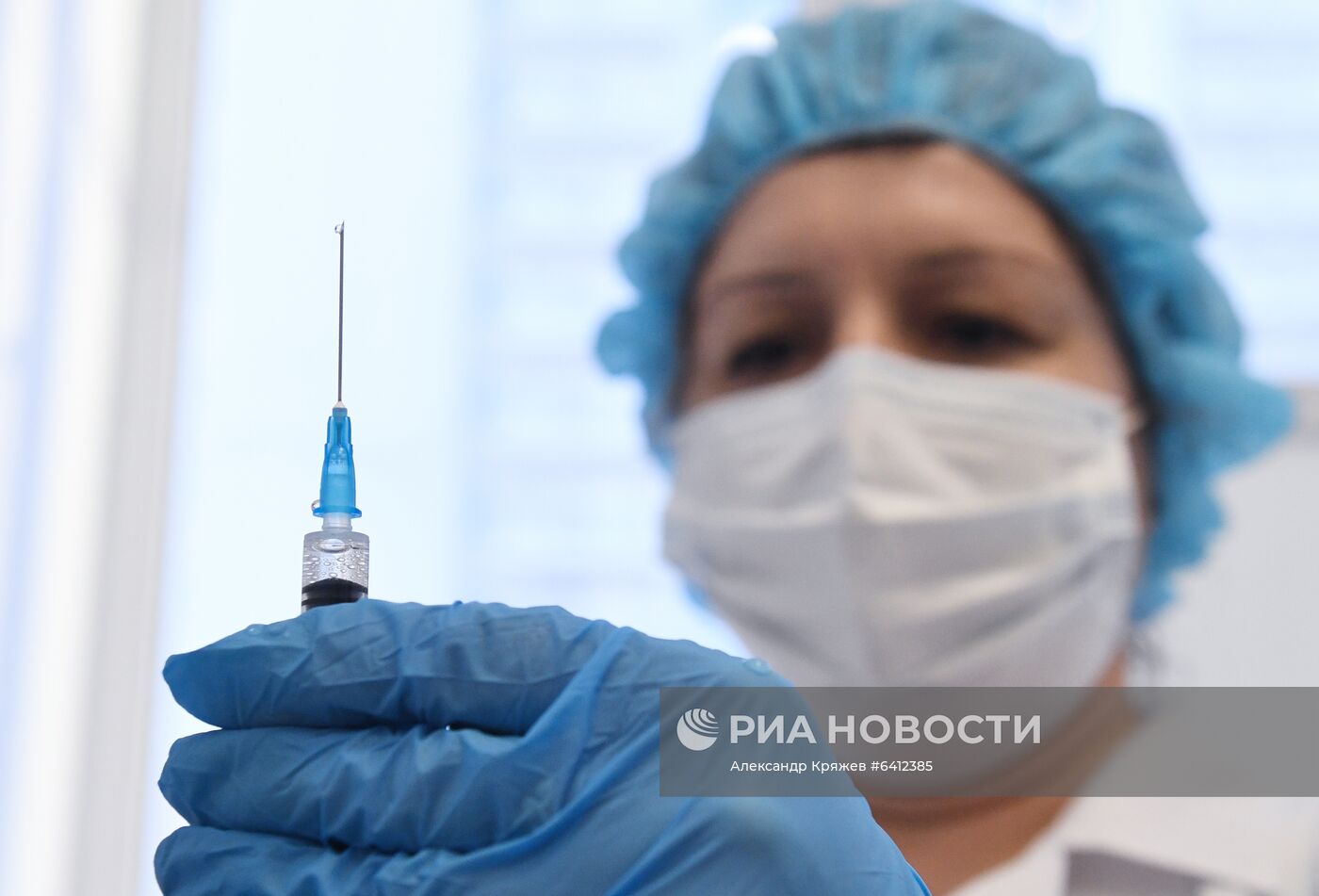 Вакцинация медиков от коронавируса в Новосибирске