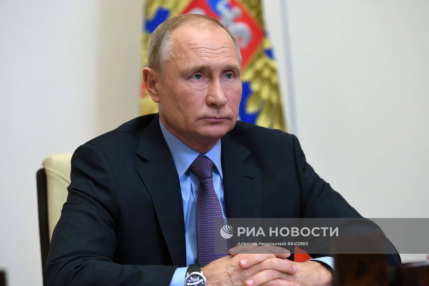 Президент РФ В. Путин провел совещание с членами правительства РФ