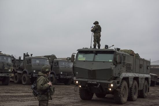 Блокпост российских миротворцев на въезде в город Шуша 