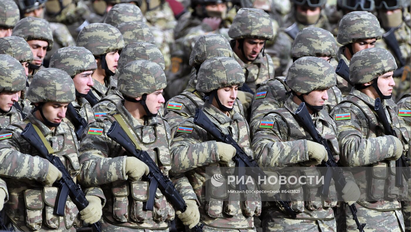 Военный парад в Баку