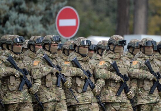 Военный парад в Баку