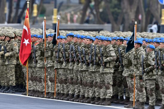 Военный парад в Баку