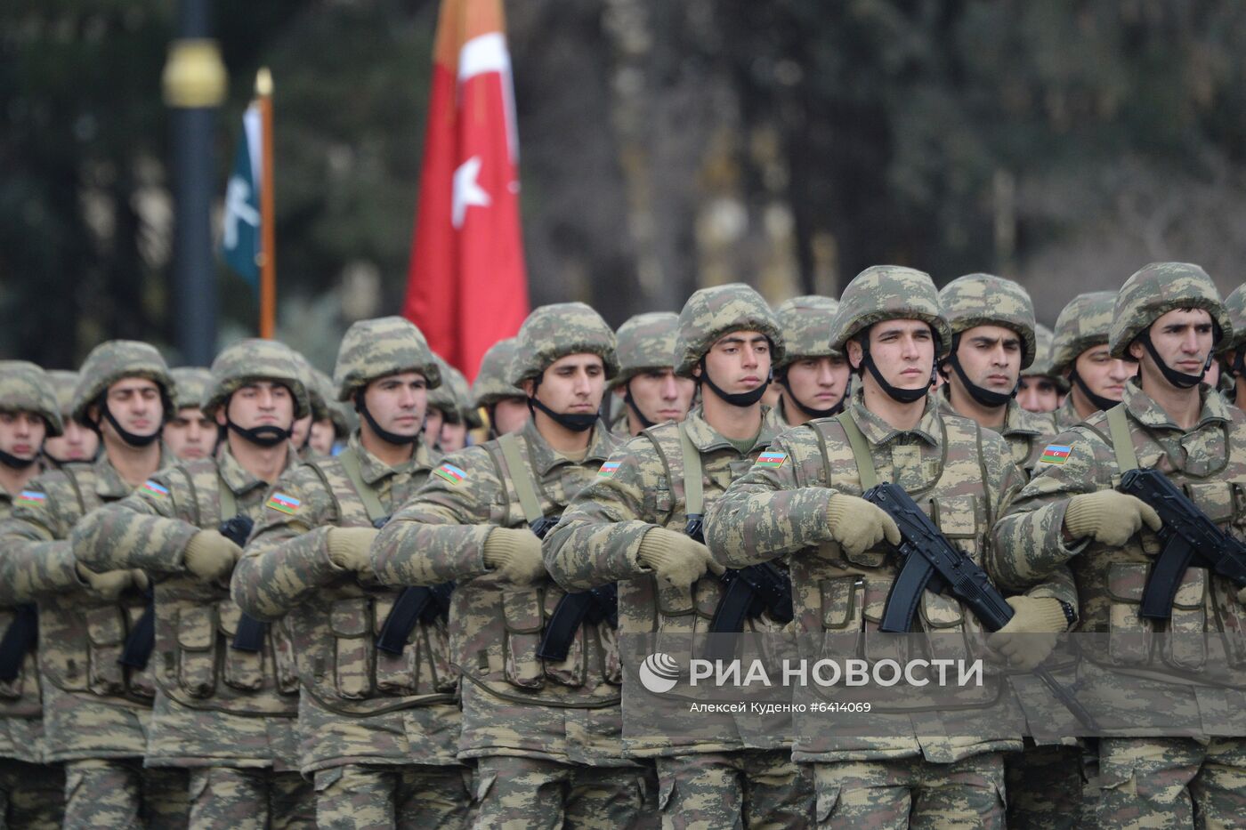 Военный парад в Баку