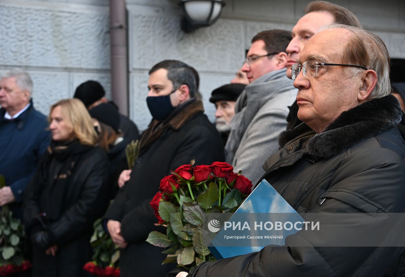 Открытие мемориальной доски бывшему мэру Москвы Ю. Лужкову