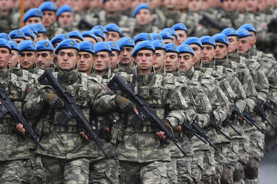 Военный парад в Баку