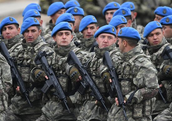 Военный парад в Баку