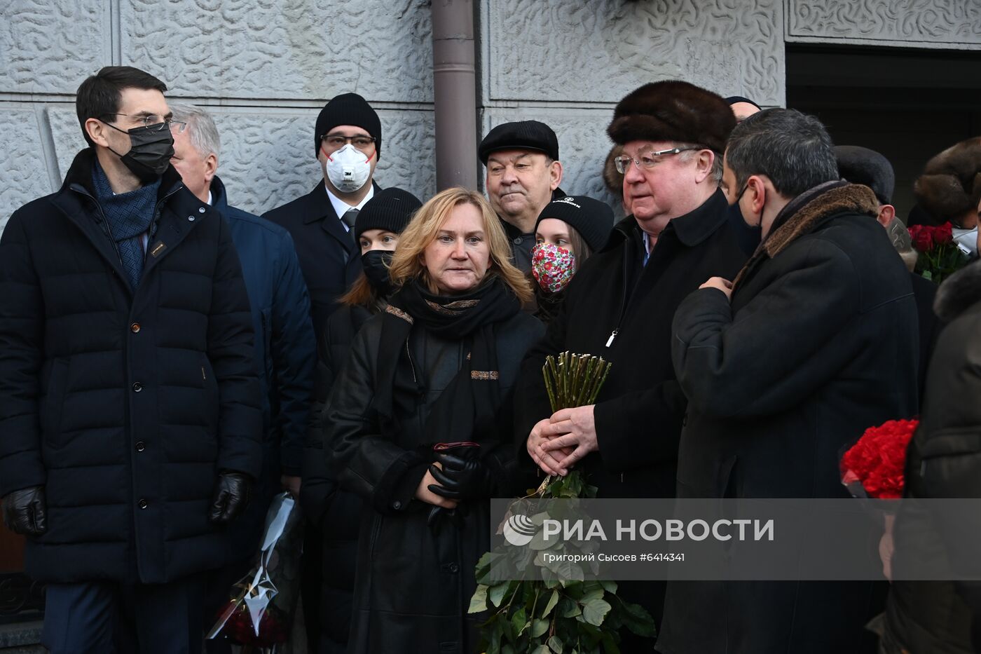 Открытие мемориальной доски бывшему мэру Москвы Ю. Лужкову