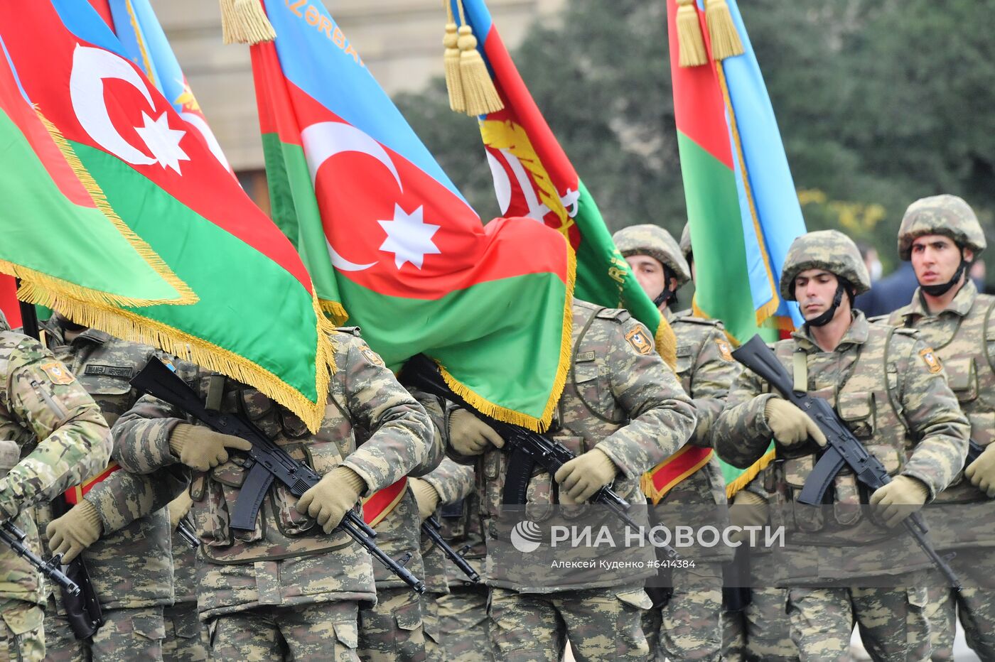 Военный парад в Баку