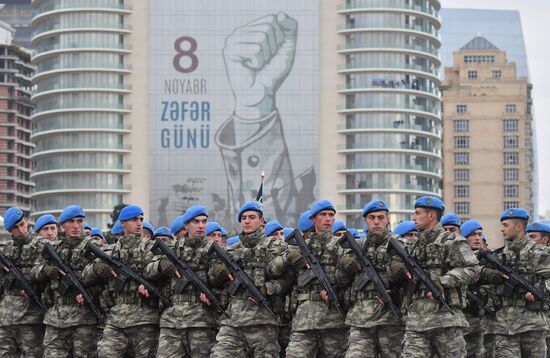 Военный парад в Баку