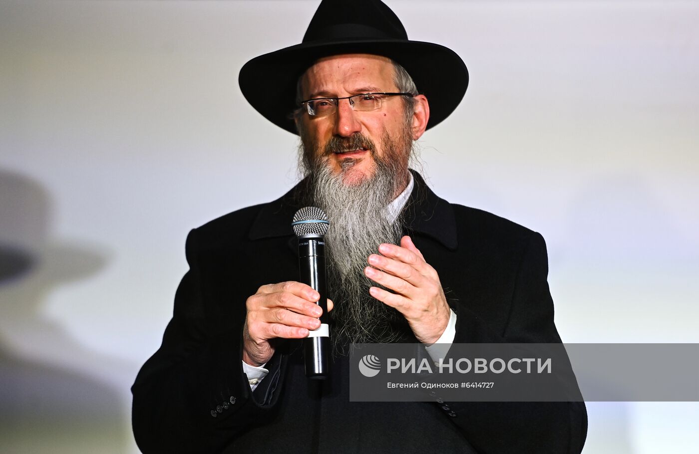 Зажжение ханукальной меноры на Театральной площади  