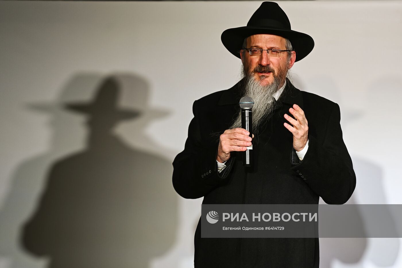 Зажжение ханукальной меноры на Театральной площади