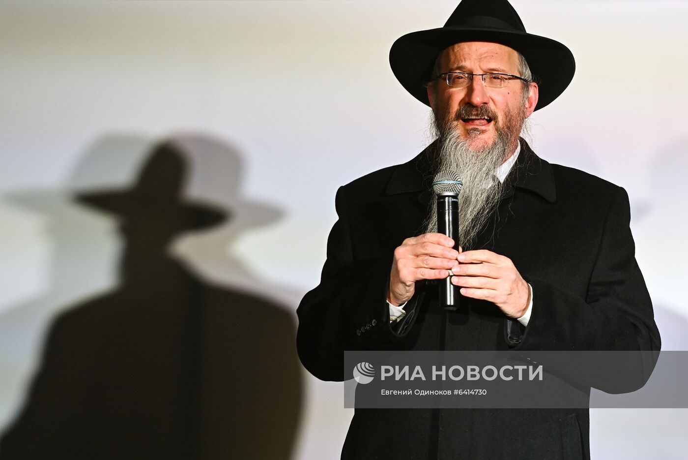 Зажжение ханукальной меноры на Театральной площади