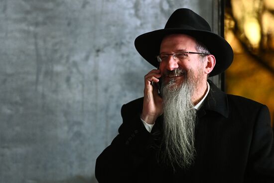 Зажжение ханукальной меноры на Театральной площади  