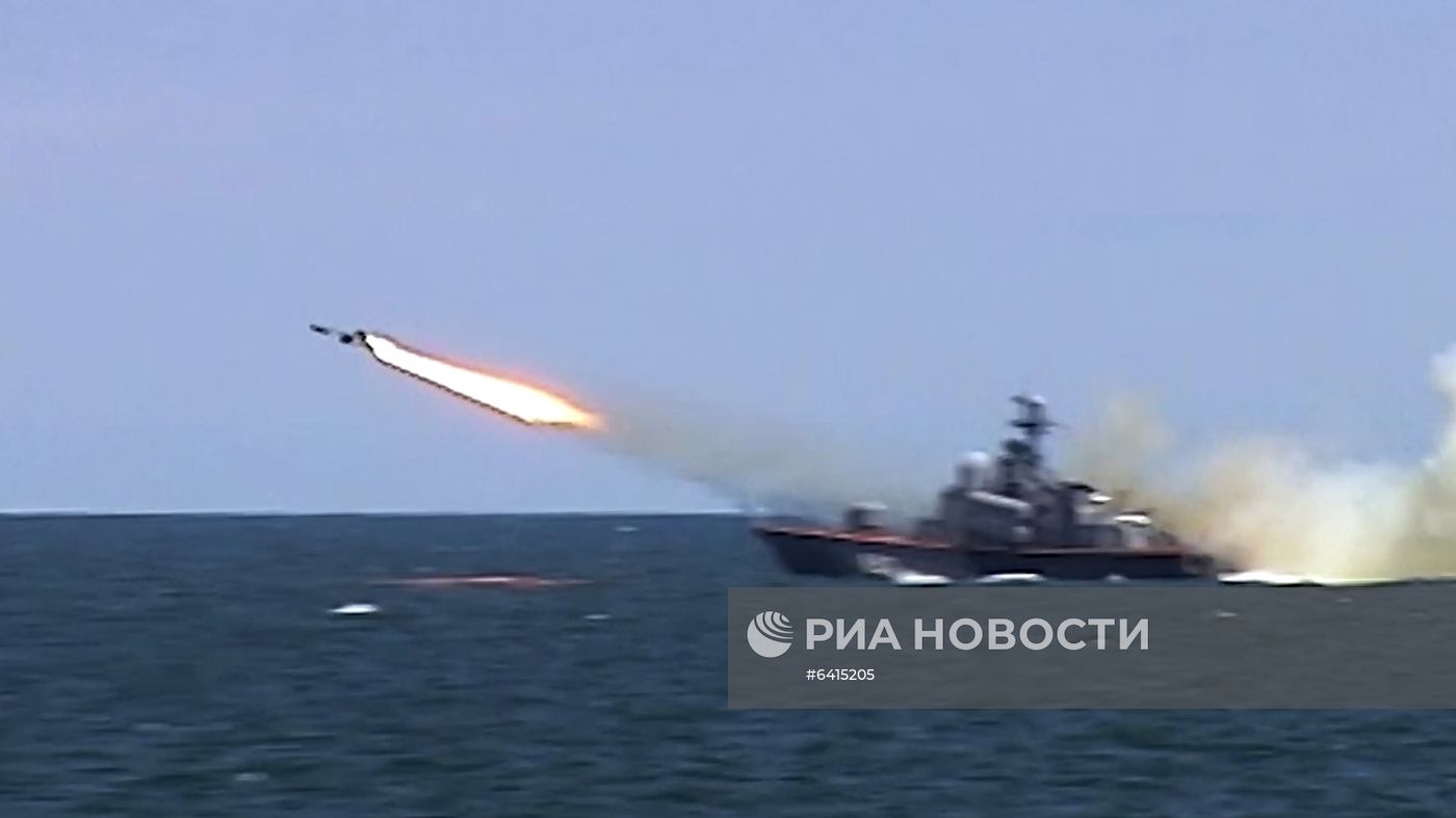 Новейший корвет "Гремящий" на испытаниях в Балтийском море