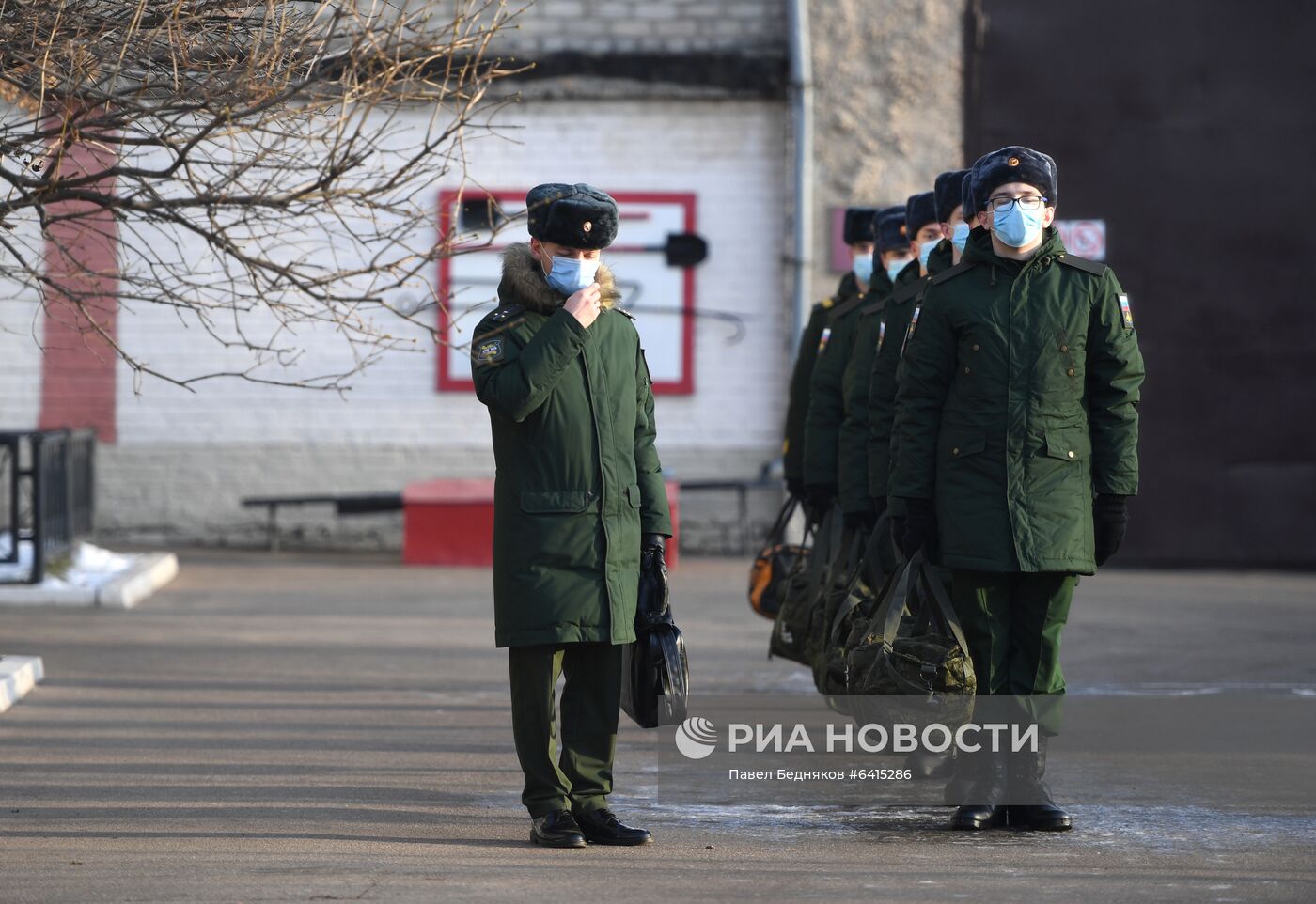 Отправка призывников в научные роты Вооруженных сил 