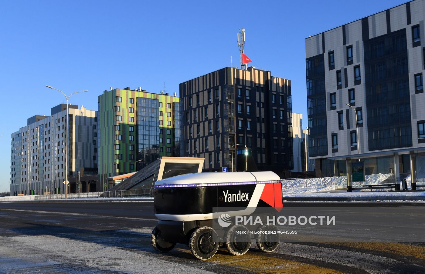 Робот-курьер "Яндекс.Ровер" в Иннополисе