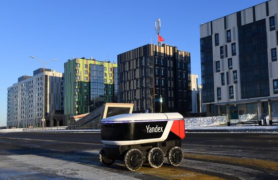 Робот-курьер "Яндекс.Ровер" в Иннополисе
