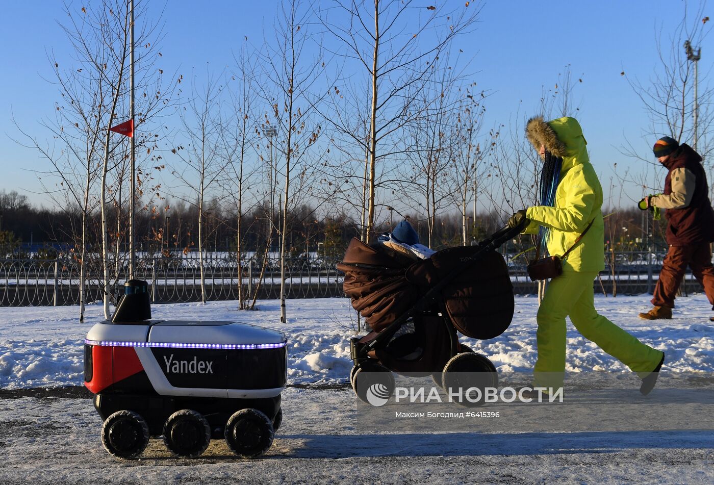 Робот-курьер "Яндекс.Ровер" в Иннополисе