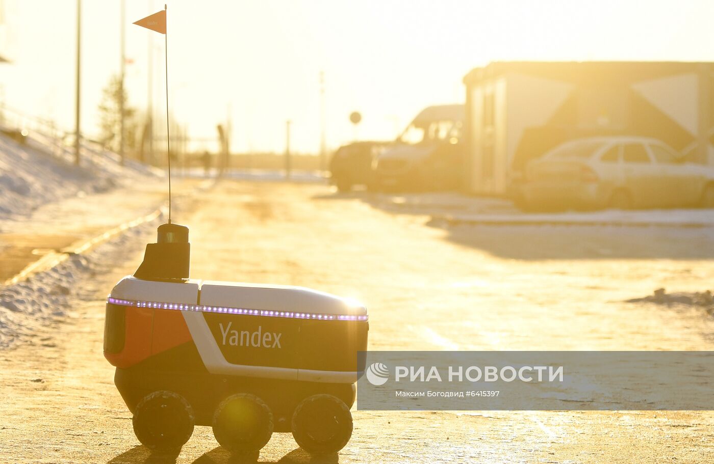 Робот-курьер "Яндекс.Ровер" в Иннополисе