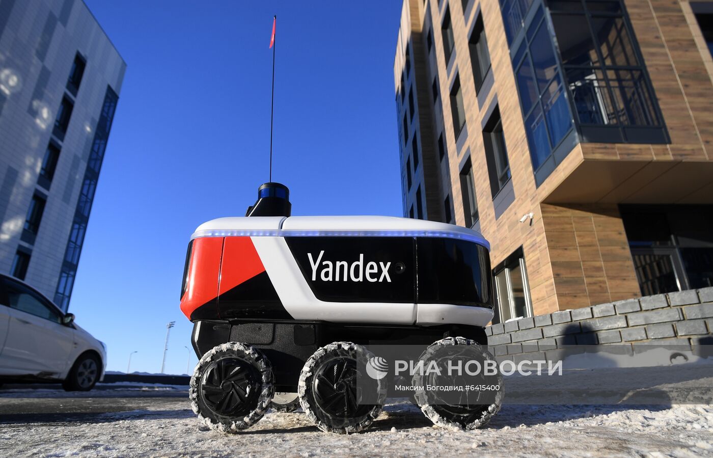 Робот-курьер "Яндекс.Ровер" в Иннополисе