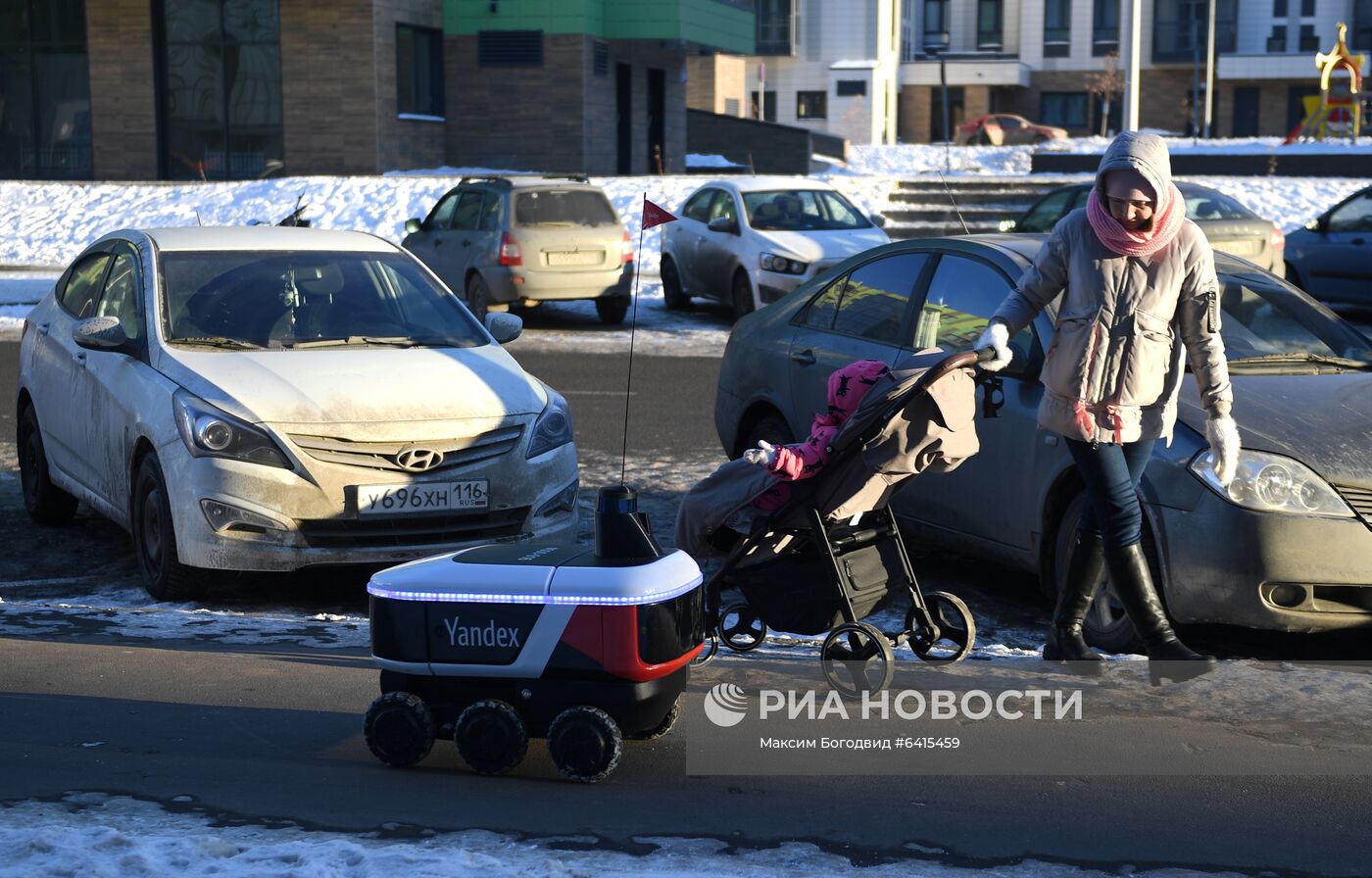 Робот-курьер "Яндекс.Ровер" в Иннополисе