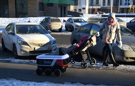 Робот-курьер "Яндекс.Ровер" в Иннополисе