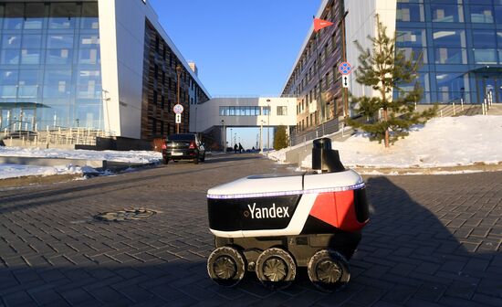 Робот-курьер "Яндекс.Ровер" в Иннополисе