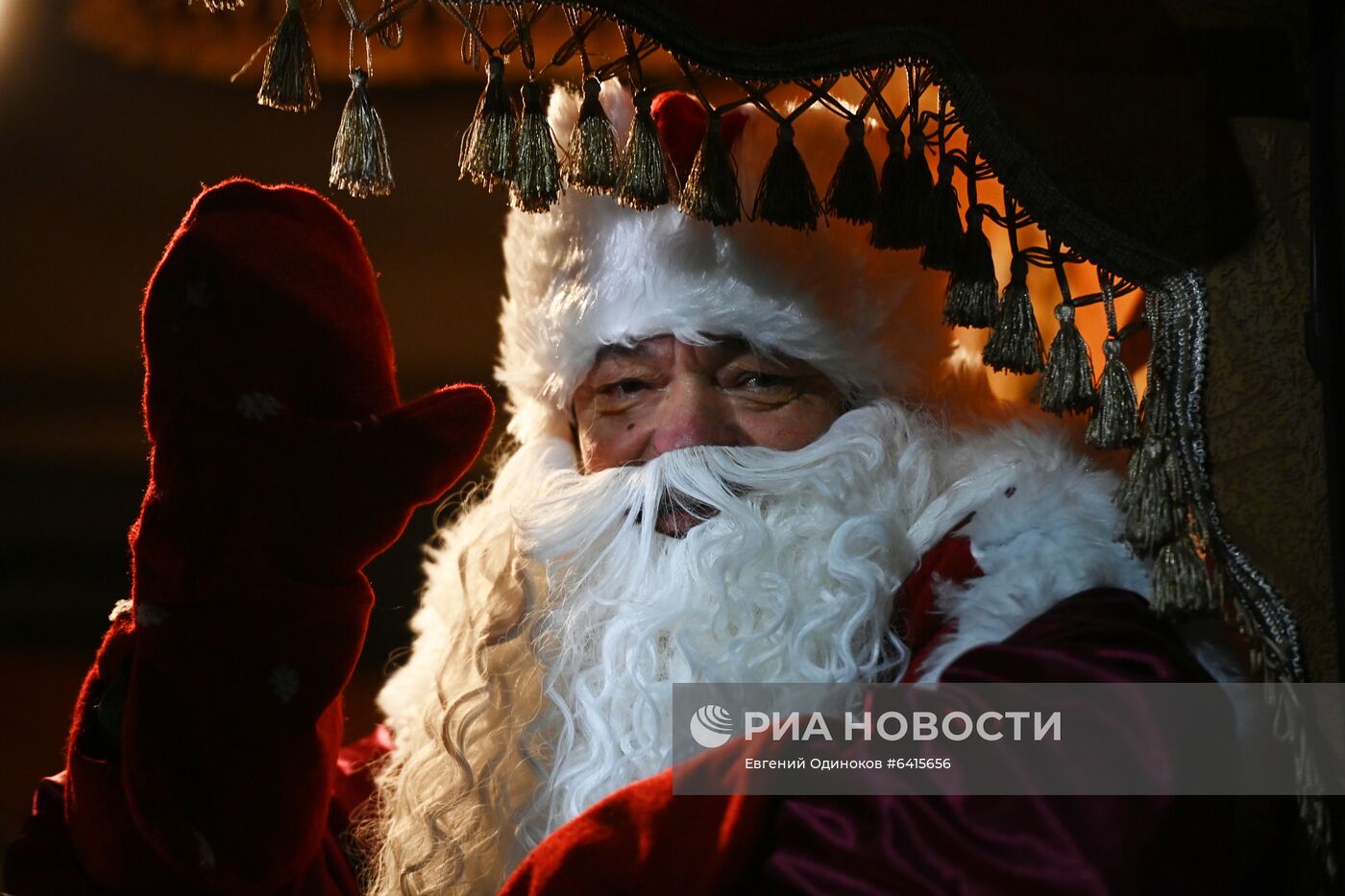 Отправка новогодней елки в Кремль 