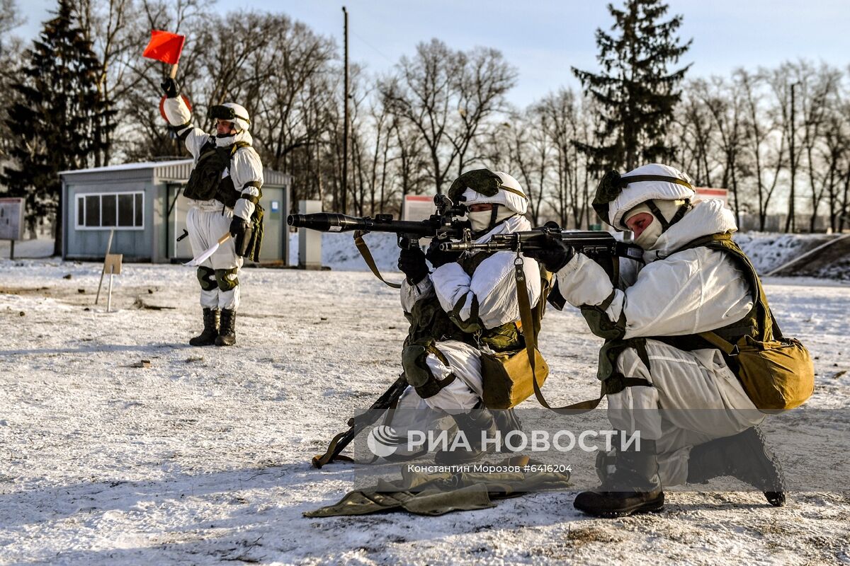 Тренировка гранатометчиков на полигоне "Алабино"