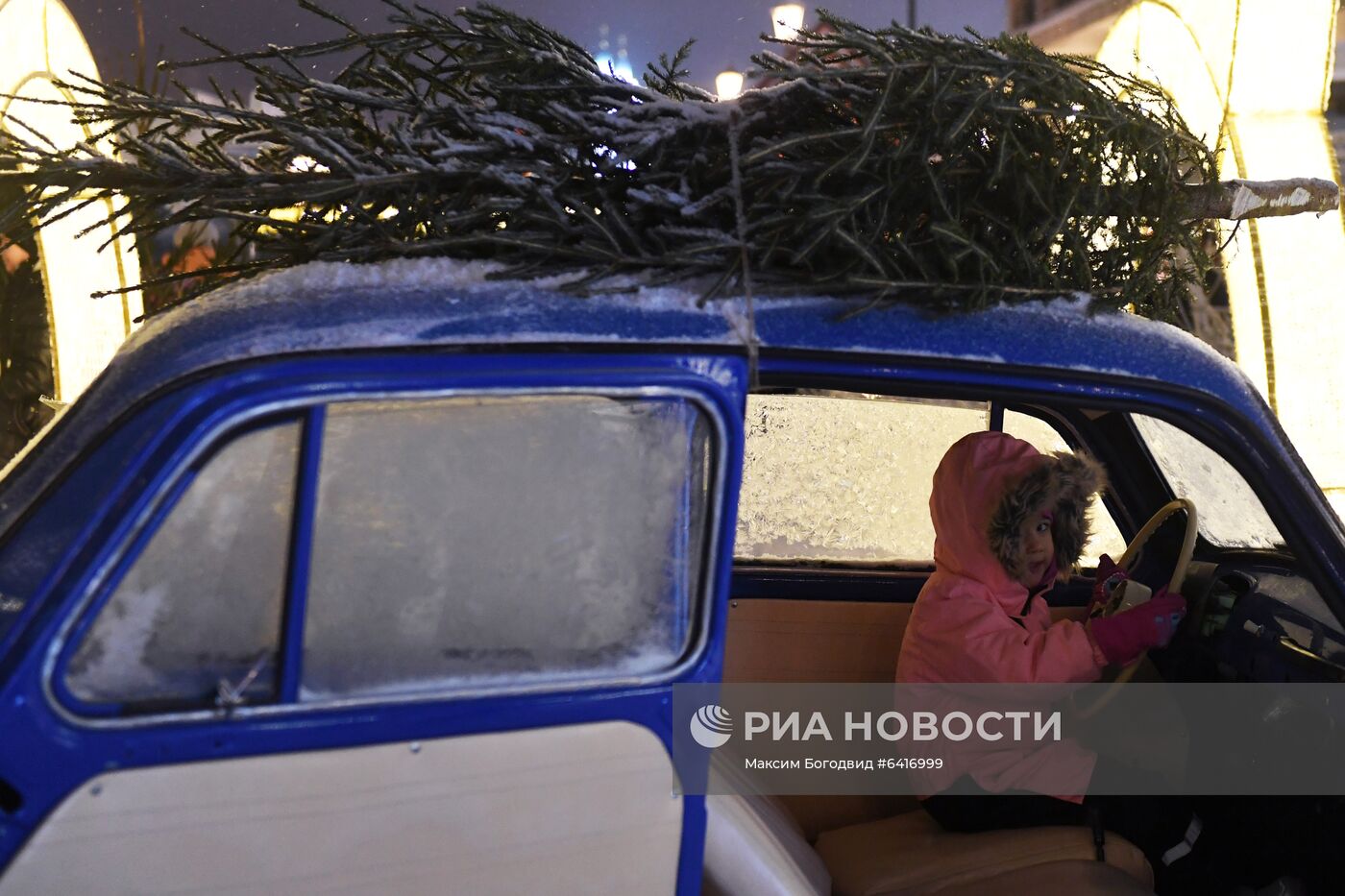 Открытие ретро-городка "Кремлевский огонёк" в Казани