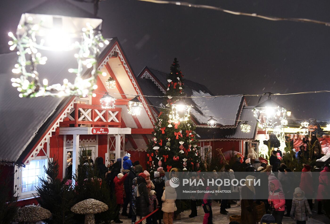 Открытие ретро-городка "Кремлевский огонёк" в Казани