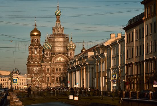 Солнечный день в Санкт-Петербурге