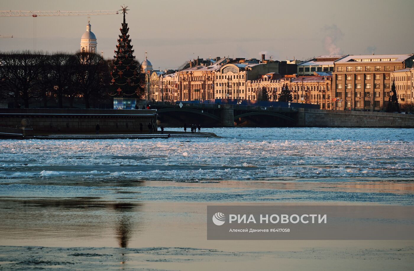 Солнечный день в Санкт-Петербурге