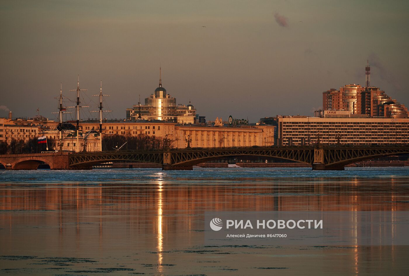 Солнечный день в Санкт-Петербурге