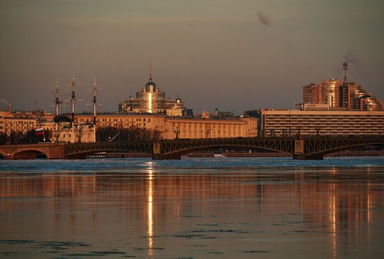 Солнечный день в Санкт-Петербурге